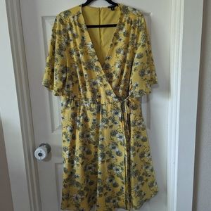 Torrid Size 18 Black and Yellow Floral Wrap Style Midi Dress